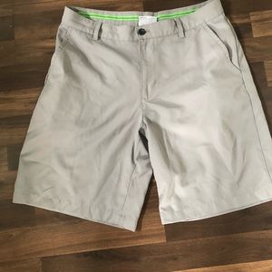 Izod men’s silver golf shorts. Size 33 waist.